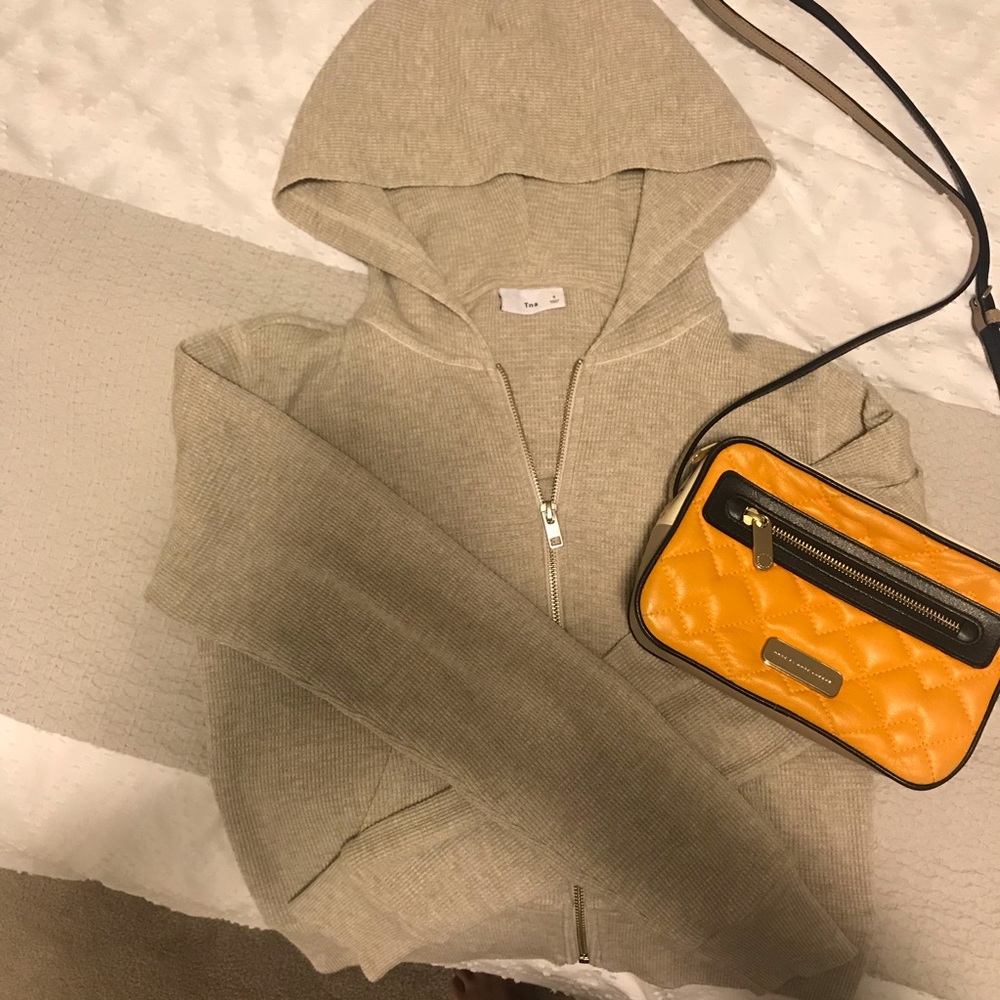 Aritzia TNA textured zip-up hoodie!
